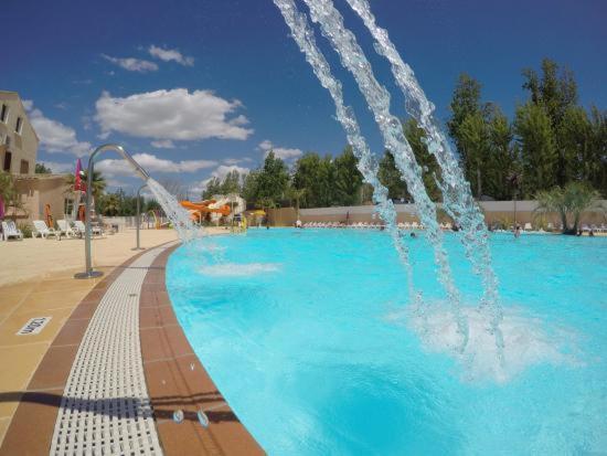 Camping Valras Climatise Hotel เซริญญ็อง ภายนอก รูปภาพ
