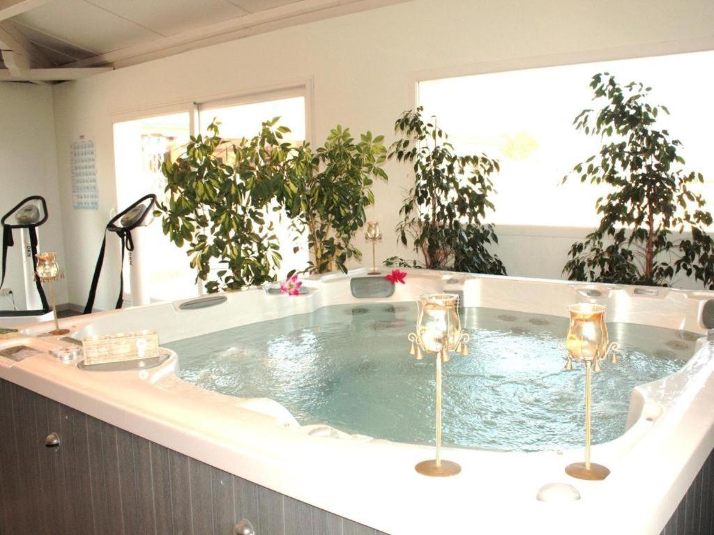 Camping Valras Climatise Hotel เซริญญ็อง ภายนอก รูปภาพ